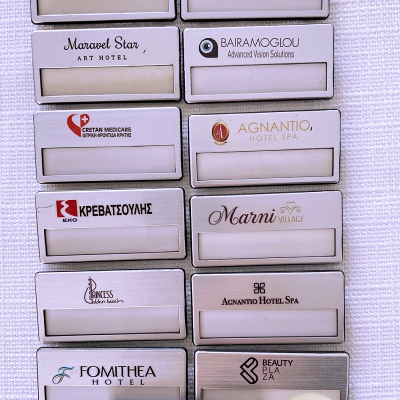 Κονκάρδες προσωπικού,  Με Εκτύπωση το Λογοτυπο σας!  κωδ.556-046. Κονκάρδες προσωπικού,  Με Εκτύπωση το Λογοτυπο σας!  κωδ.556-046.