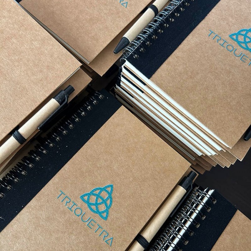 Σημειωματάριο με Στυλό Με εκτύπωση το Σχεδιο σας   1,50€ Κωδ. 03775-87 