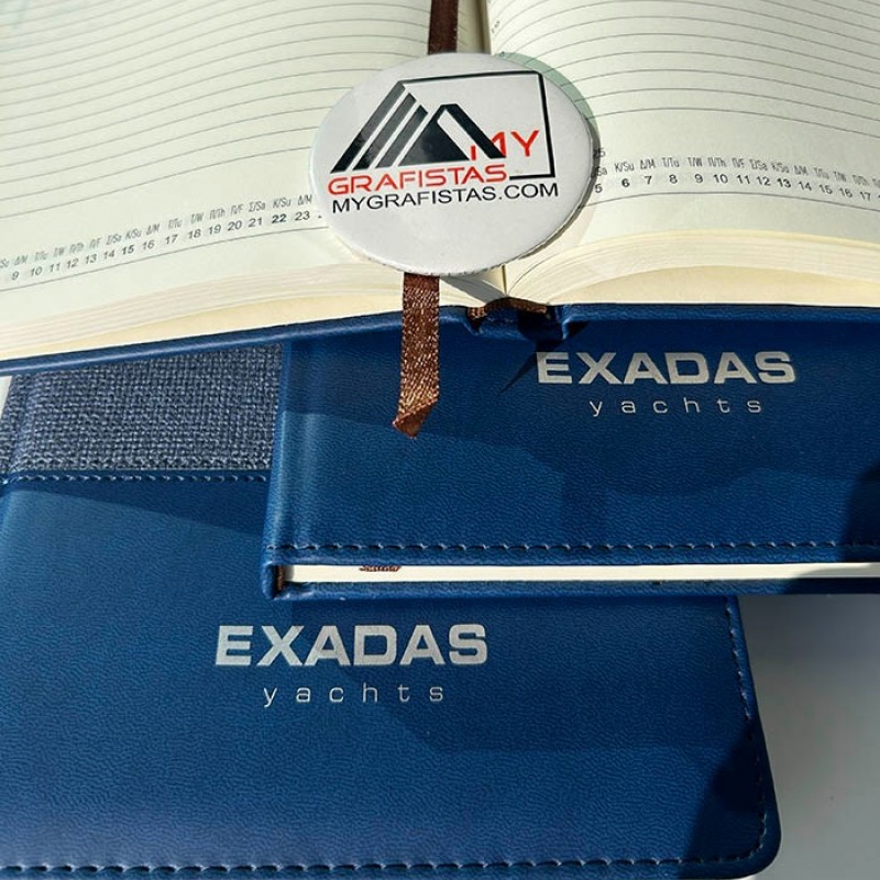 Ημερήσιο ημερολόγιο ΚΩΔ. 889-320. Μέγεθος 17 x 24 cm. Με εκτύπωση το Λογοτυπο σας Ημερήσιο ημερολόγιο ΚΩΔ. 889-320. Μέγεθος 17 x 24 cm. Με εκτύπωση το Λογοτυπο σας